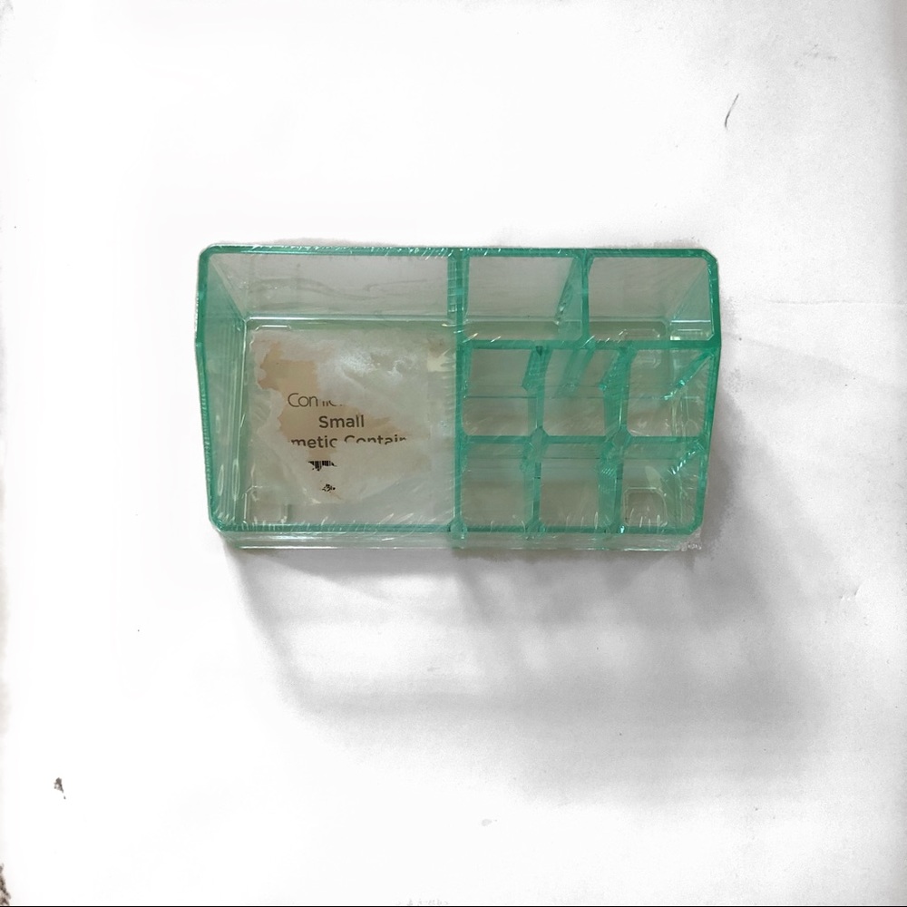Makeup organizer